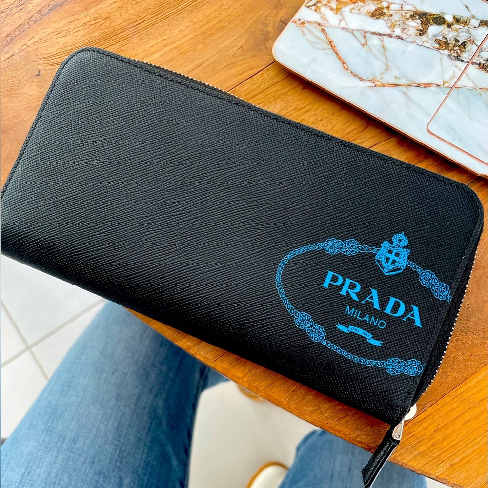 *NEW* PRADA Wallet